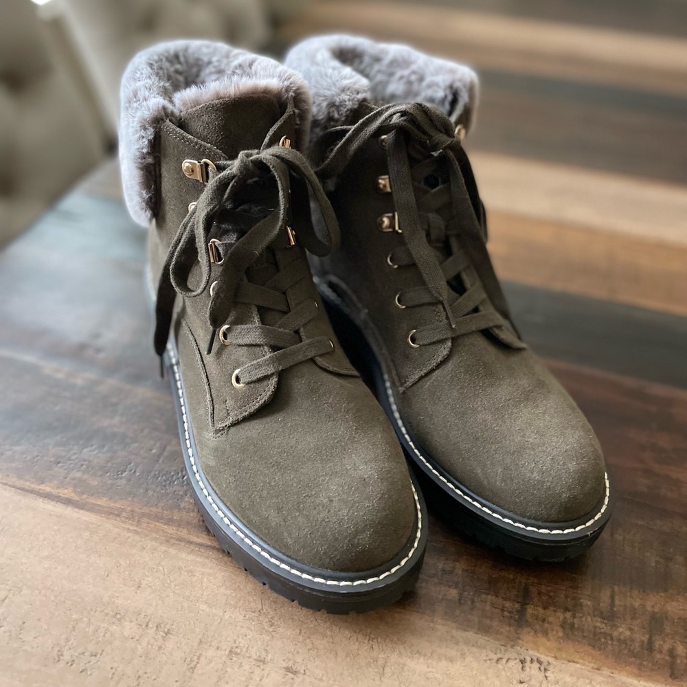 Green suede with Gray faux fur Bandolino bootie.  Worn once, simply beautiful.